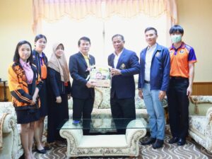 ร่วมแสดงความยินดีรองอธิการบดีมหาวิทยาลัยการกีฬาแห่งชาติ วิทยาเขตกรุงเทพ